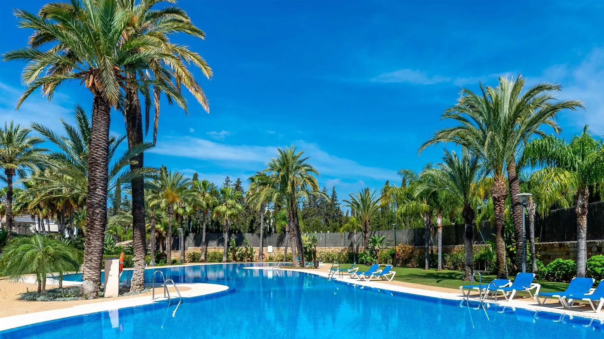 Vacation Marbella: Private Heated Pool Retreat Near Puerto Banus Apartment